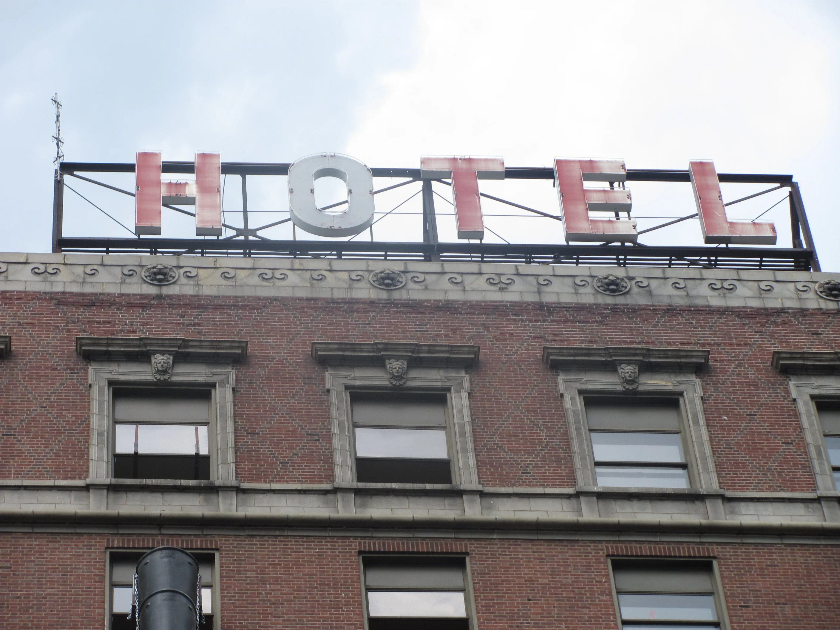 Pere Marquette Hotel sign in Peoria, IL